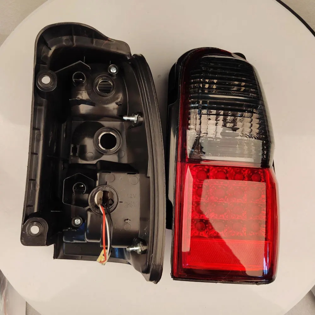 Toyota Hilux Surf / 4Runner 1995–2002 (3rd Gen) Tail Lights